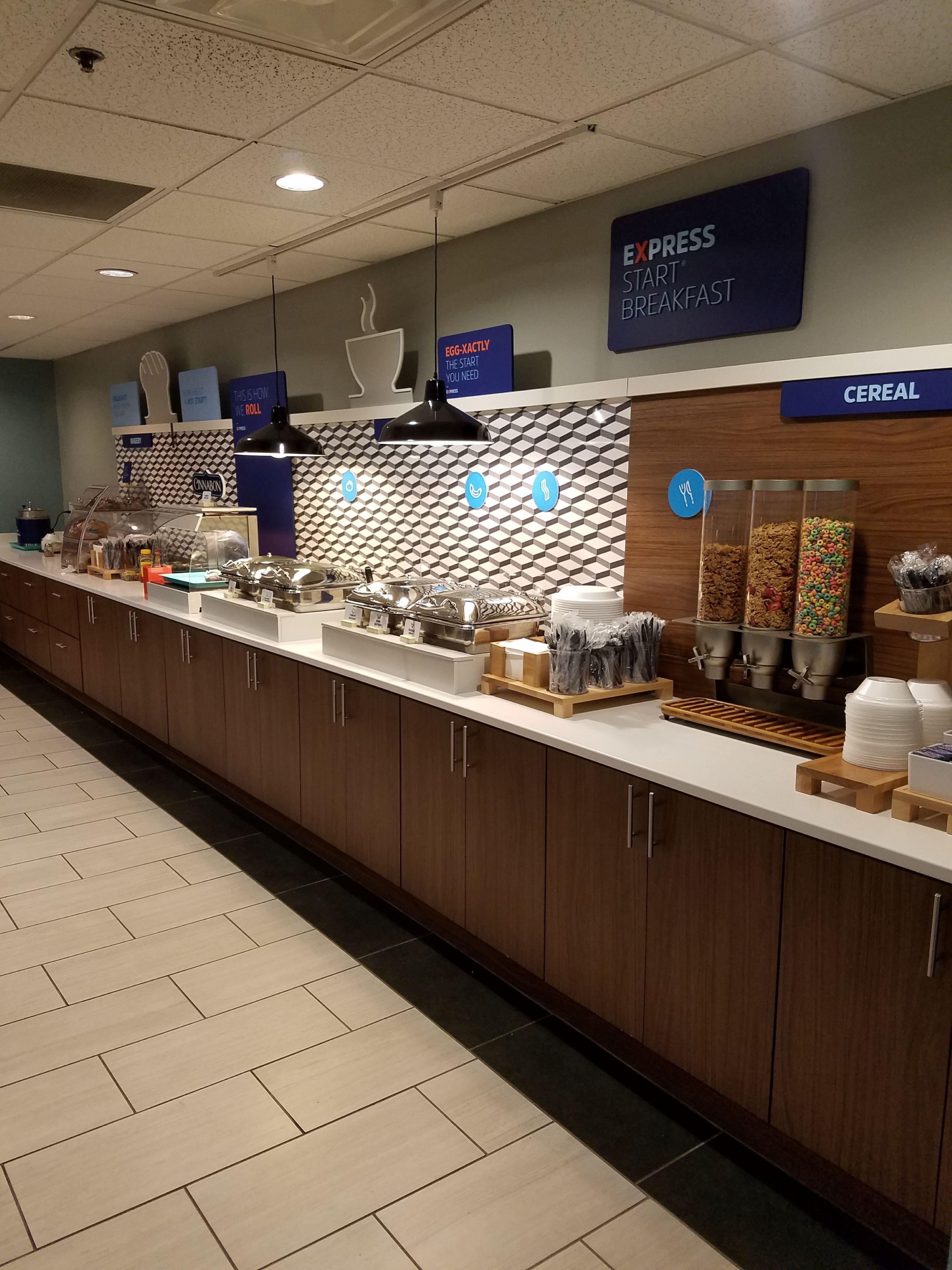 Holiday Inn Express Hotel & Suites Kingsport-Meadowview I-26 By Ihg Esterno foto