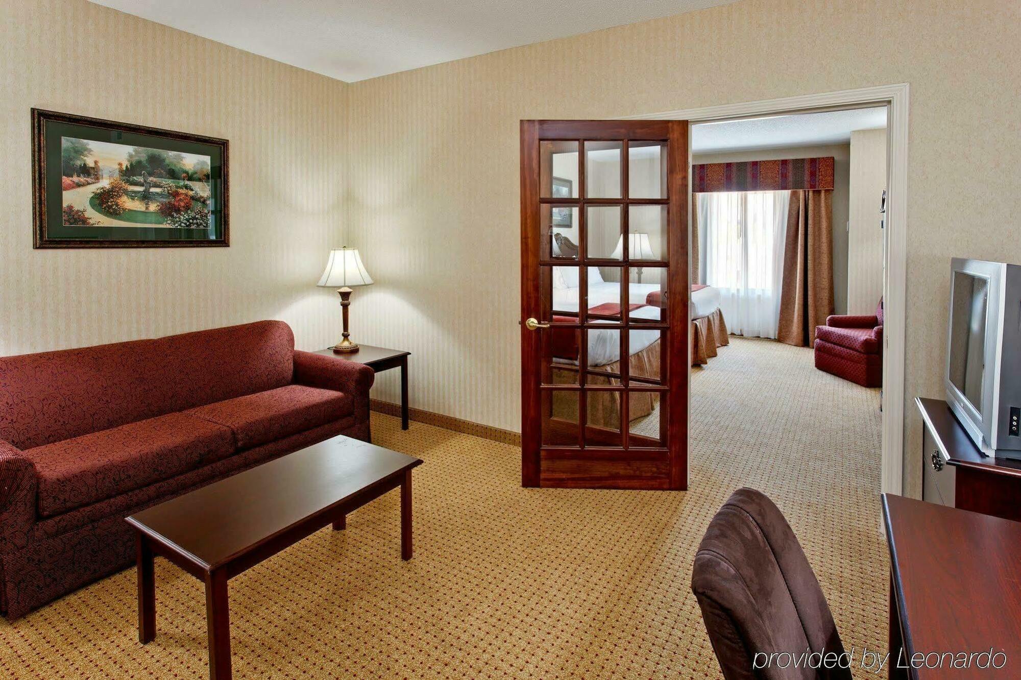 Holiday Inn Express Hotel & Suites Kingsport-Meadowview I-26 By Ihg Esterno foto