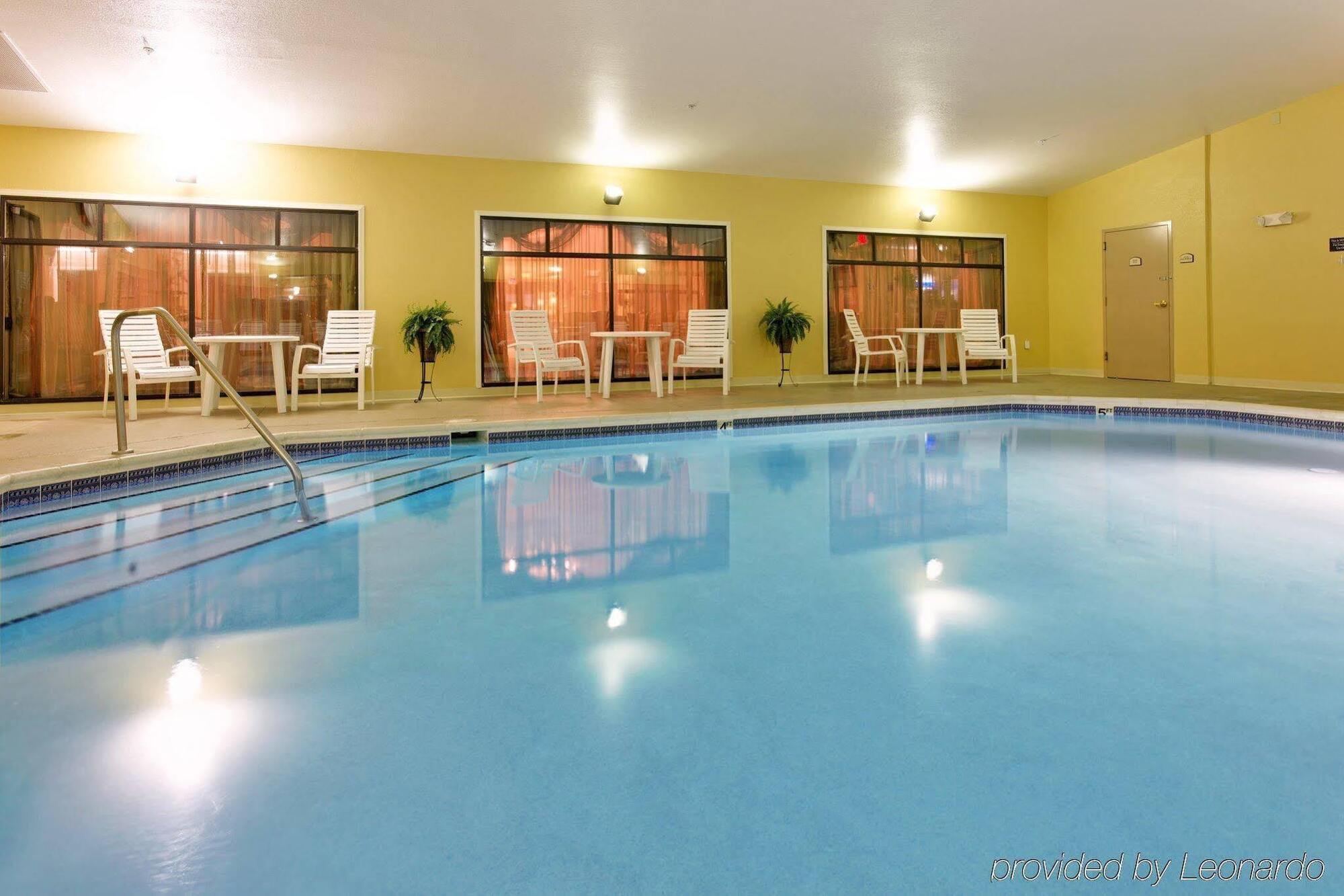 Holiday Inn Express Hotel & Suites Kingsport-Meadowview I-26 By Ihg Esterno foto